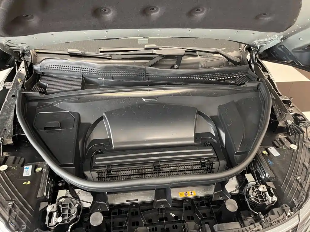 Mercedes-Benz EQS SUV — миниатюра 12