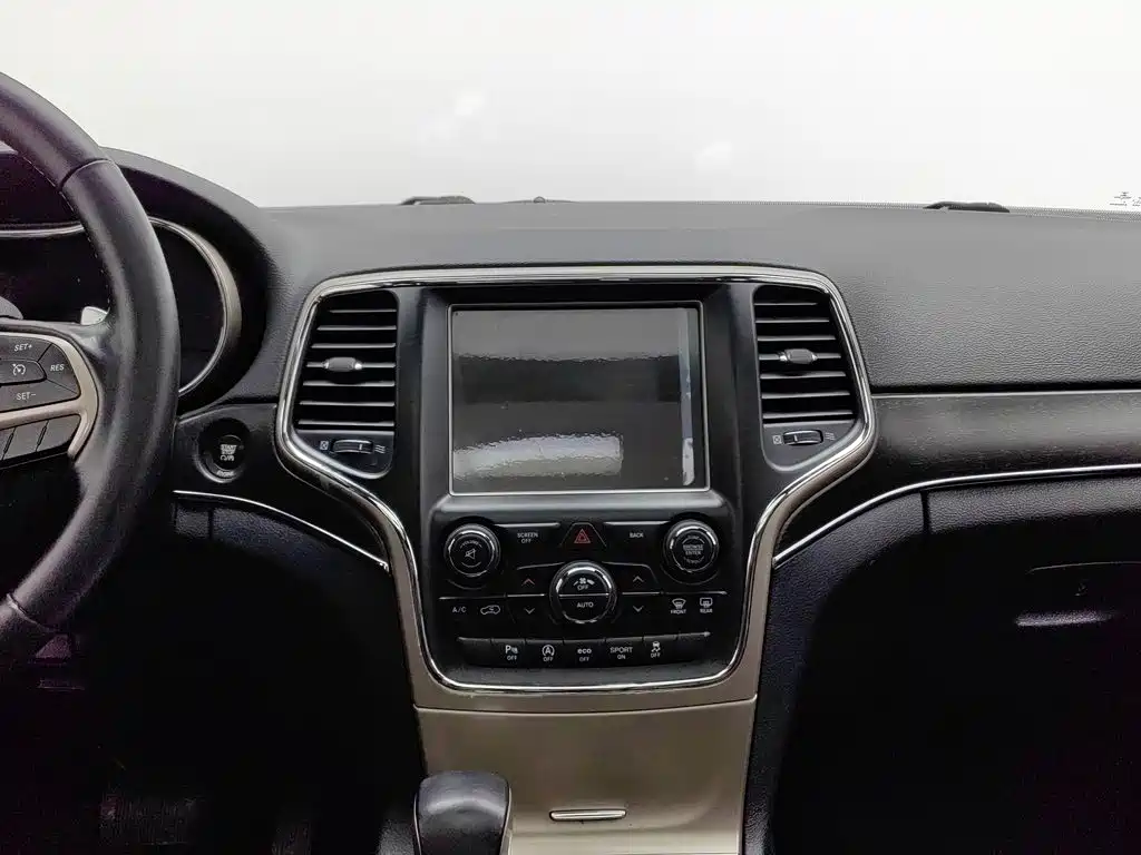 Jeep Grand Cherokee (Import) — миниатюра 12