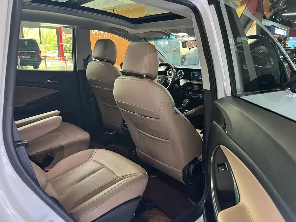 Buick GL6 2021 323T Luxury