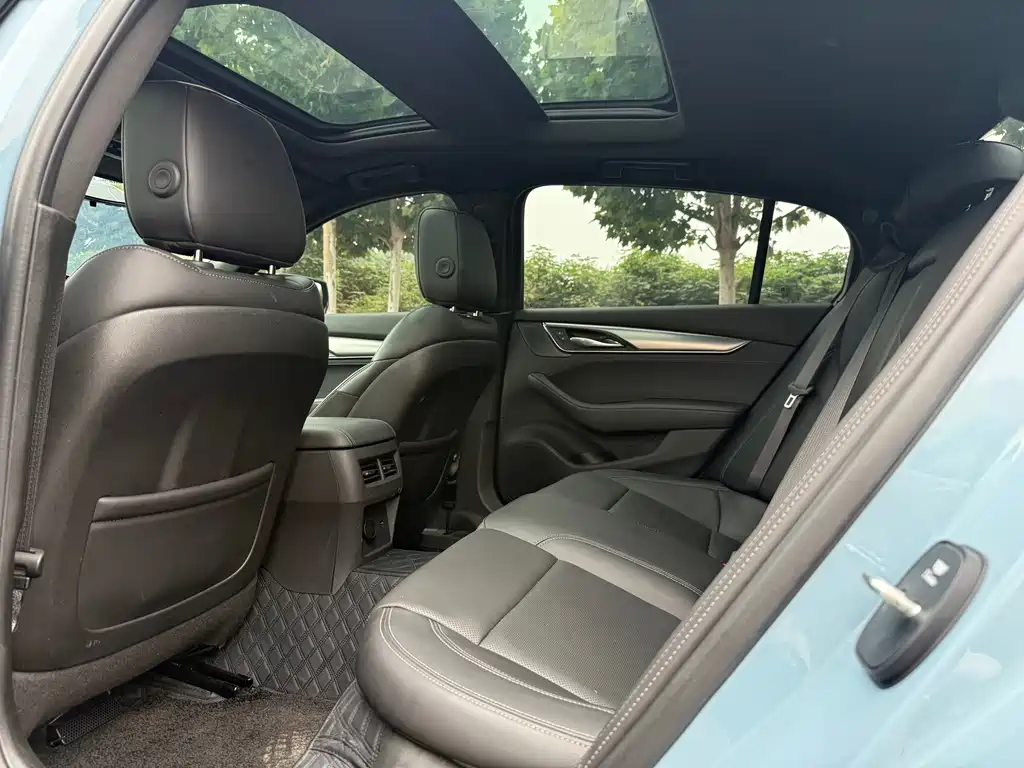 Cadillac CT5 — миниатюра 7