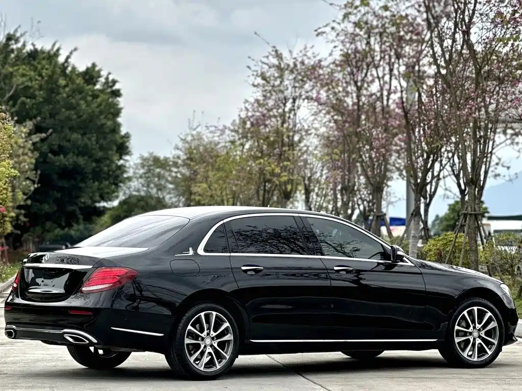 Mercedes-Benz E-Class — миниатюра 4