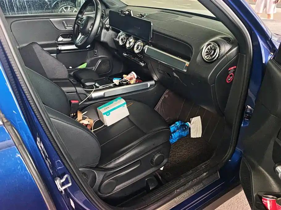 Mercedes-Benz GLB — миниатюра 8