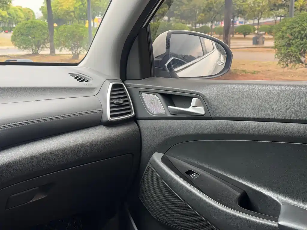 Hyundai Tucson — миниатюра 13
