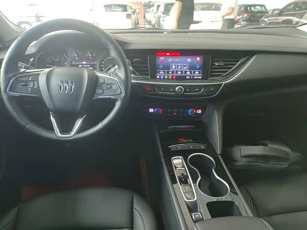 Buick Regal — миниатюра 10