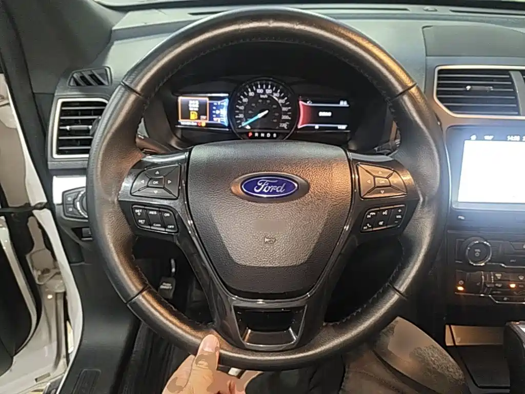 Ford Explorer (Import) — миниатюра 11