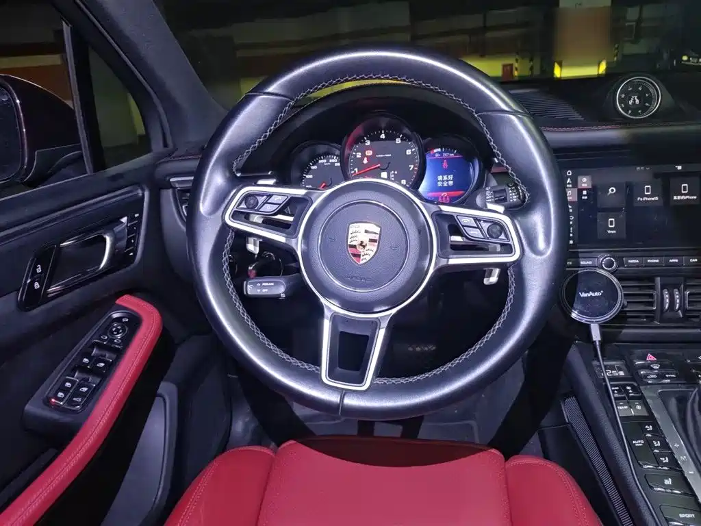 Porsche Macan — миниатюра 11