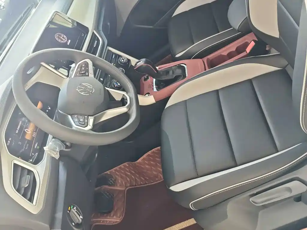 Volkswagen T-Roc — миниатюра 14