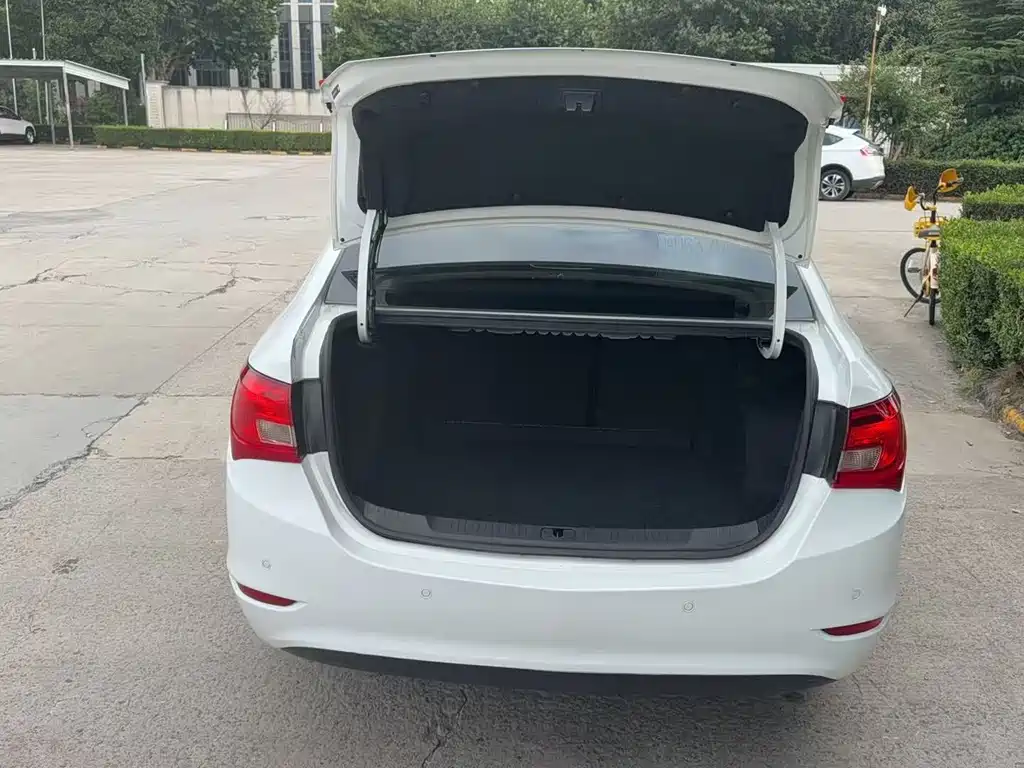 Buick Excelle — миниатюра 7