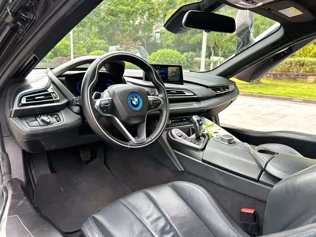 BMW i8