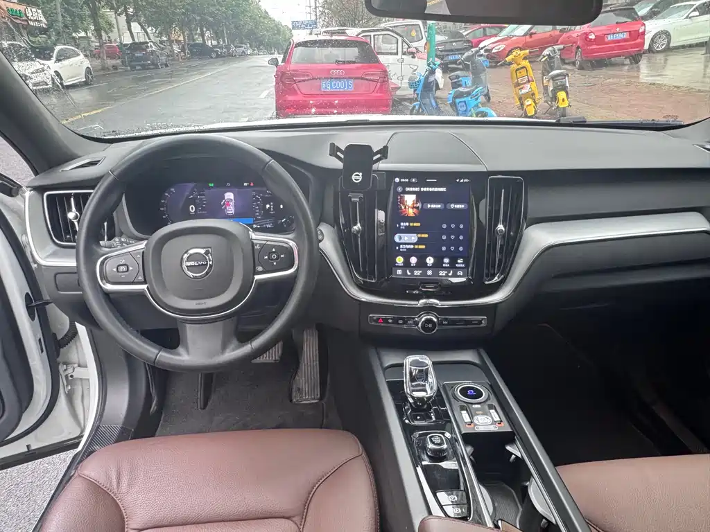 Volvo XC60 — миниатюра 11