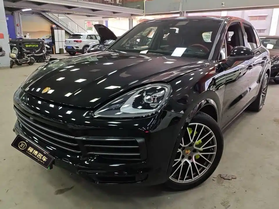 Porsche Cayenne Hybrid 2023