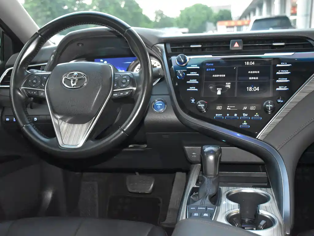 Toyota Camry — миниатюра 6