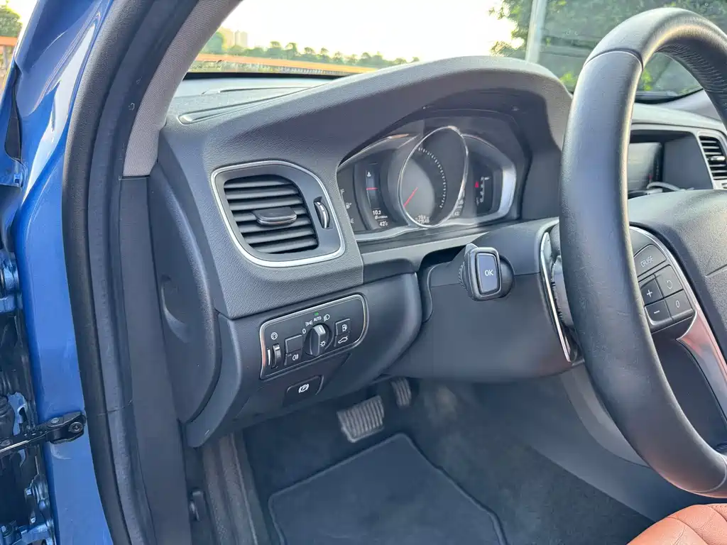 Volvo V60 — миниатюра 10