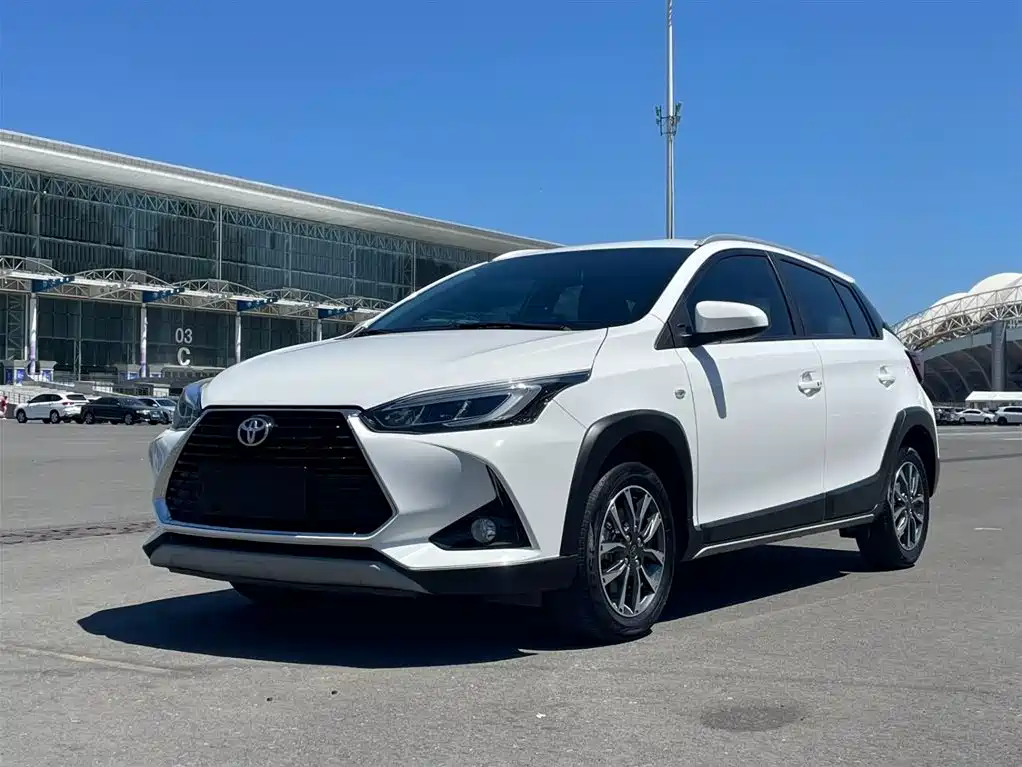 Toyota Yaris L 2022