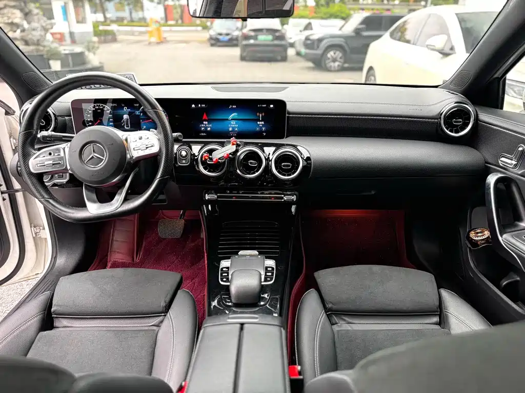 Mercedes-Benz A-Class — миниатюра 6