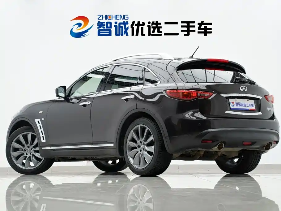 Infiniti QX70 — миниатюра 32