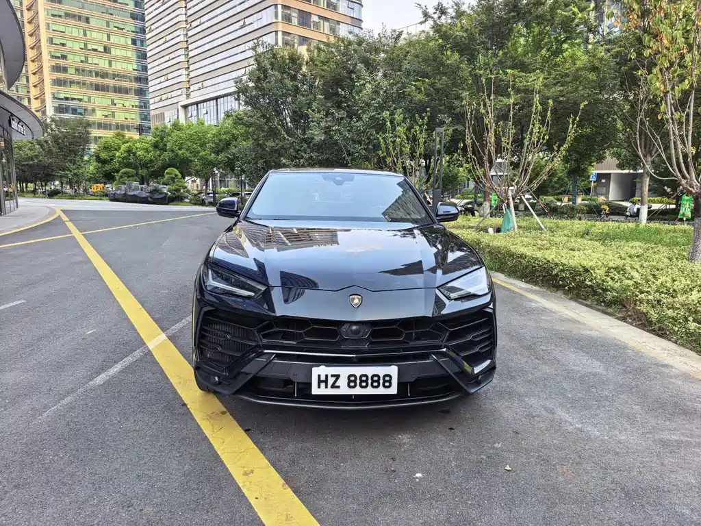 Lamborghini Urus — миниатюра 2