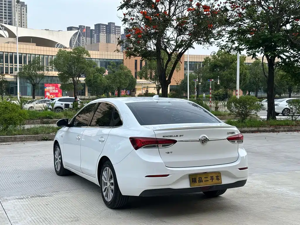 Buick Excelle — миниатюра 9