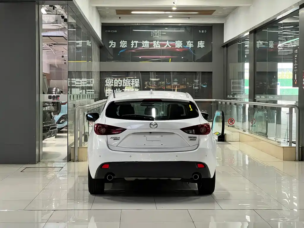 Mazda 3 Axela — миниатюра 11