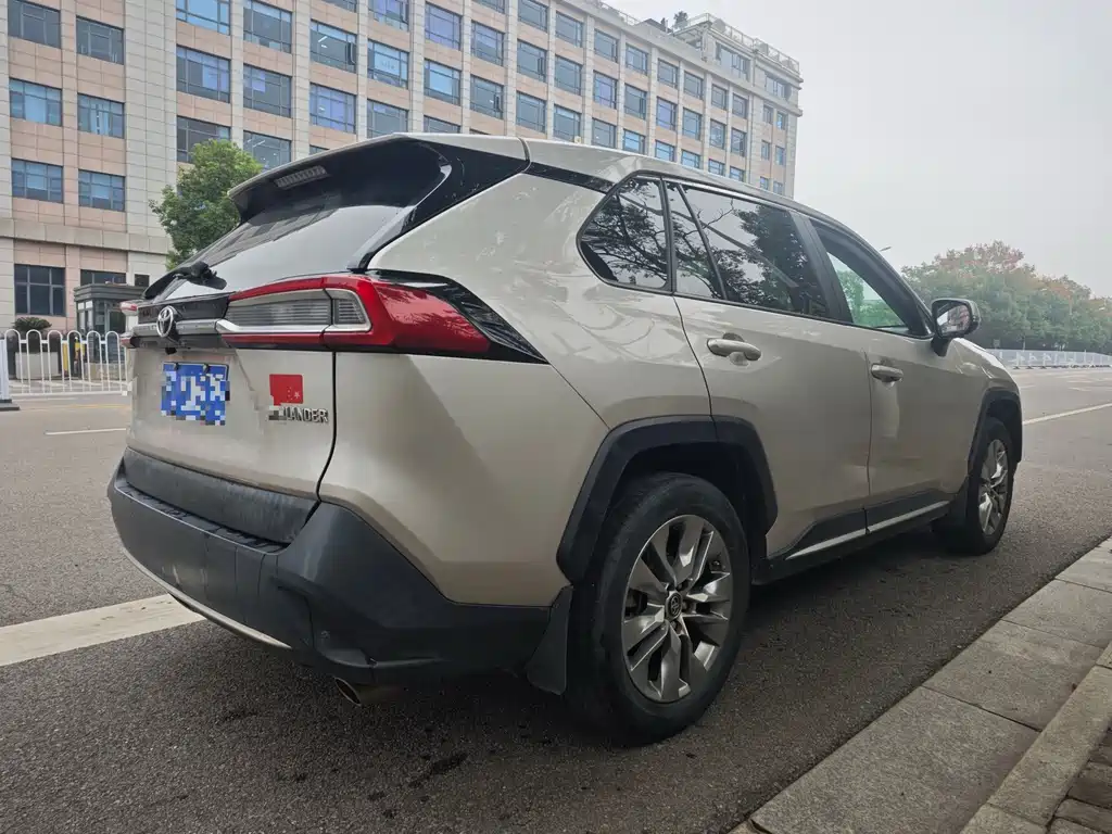 Toyota Wildlander — миниатюра 3