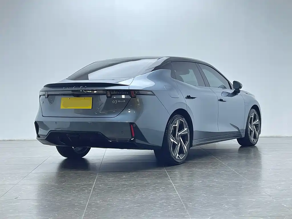 Lynk & Co 07 EM-P 2024 EM-P 126 Halo