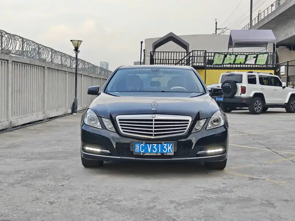 Mercedes-Benz E-Class (Import) — миниатюра 2