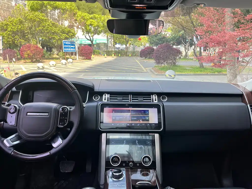Land Rover Range Rover — миниатюра 8