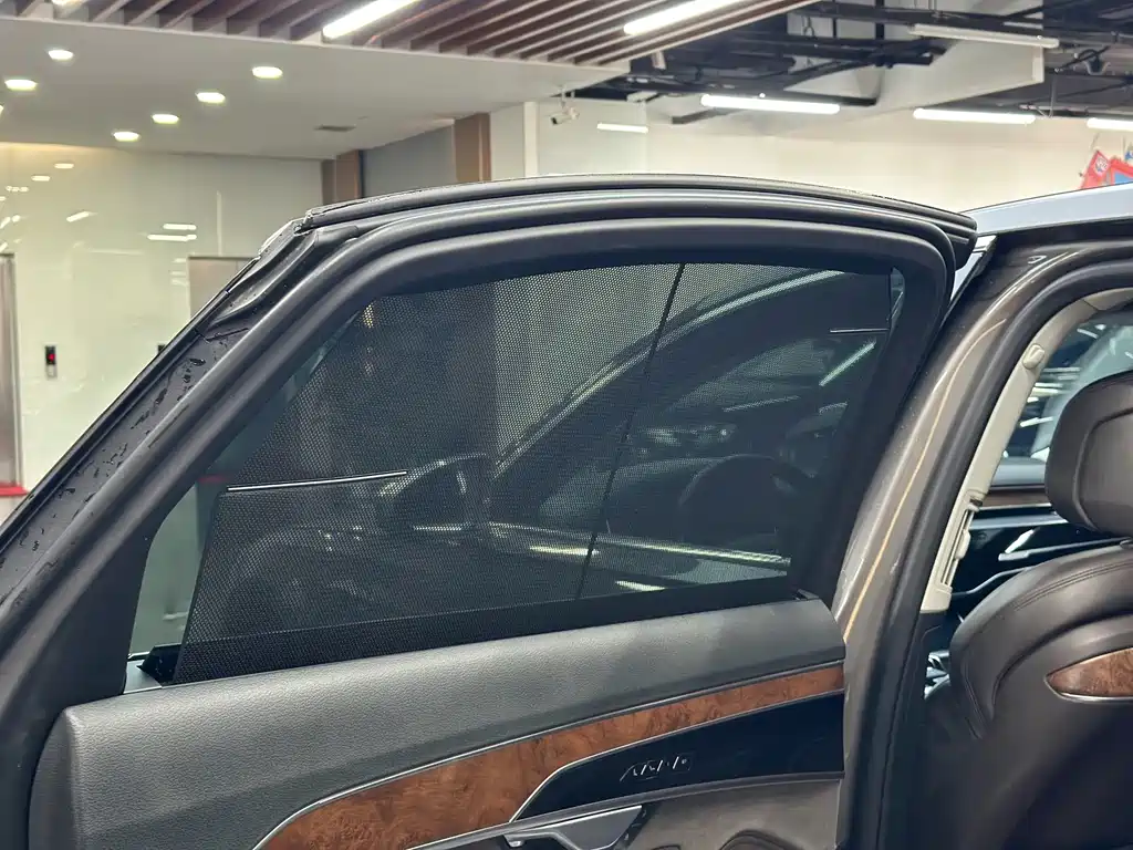 Audi A8 — миниатюра 11