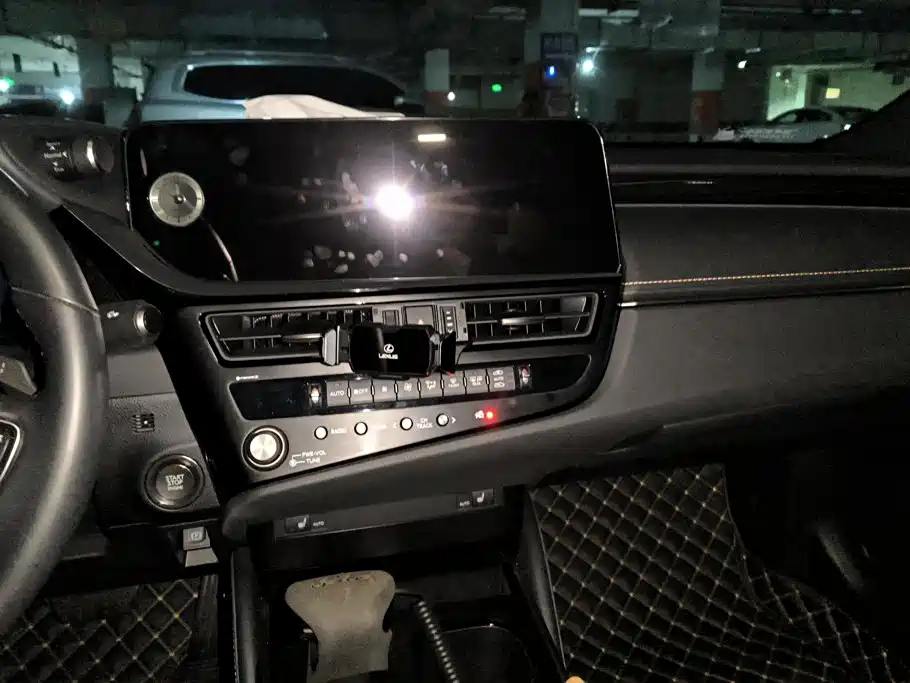 Lexus ES — миниатюра 13