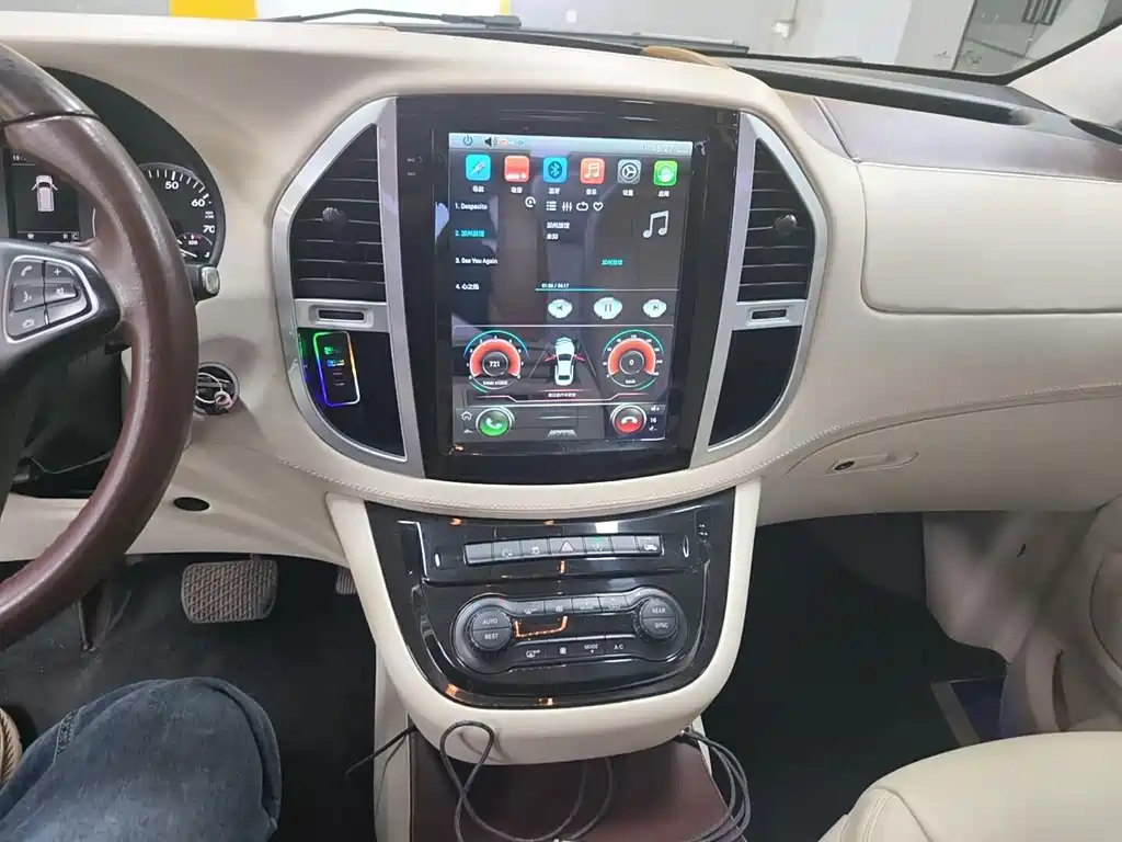 Mercedes-Benz Vito — миниатюра 8