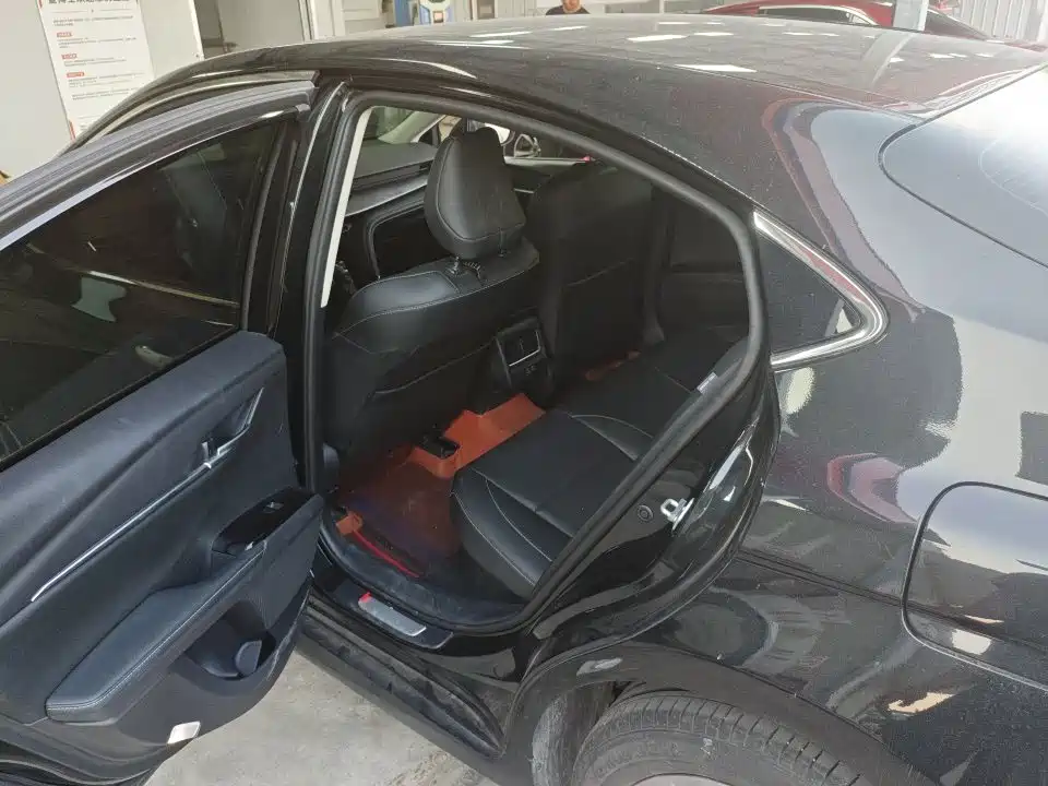Toyota Camry — миниатюра 5
