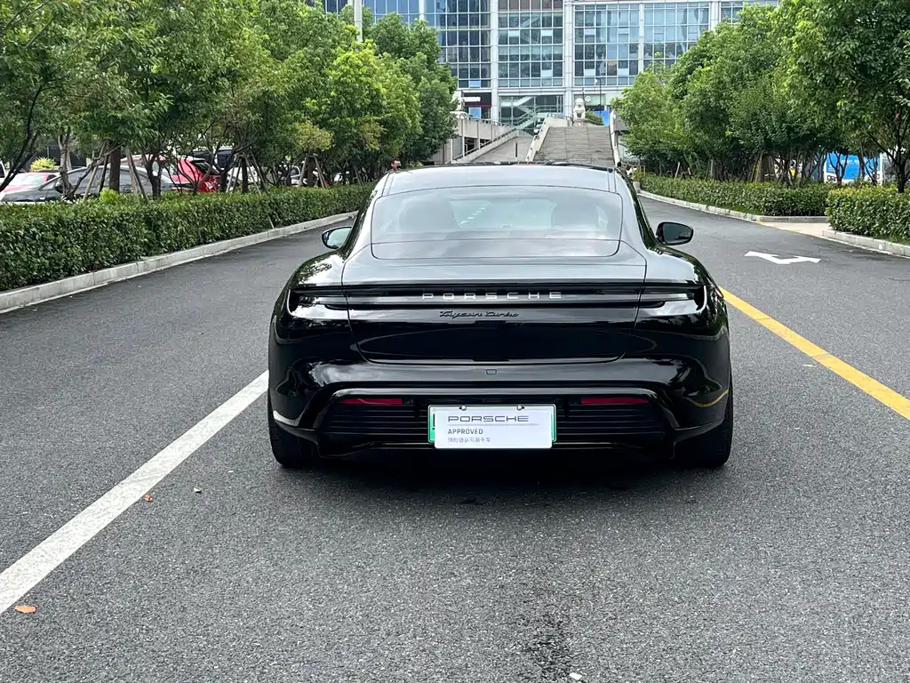 Porsche Taycan — миниатюра 10