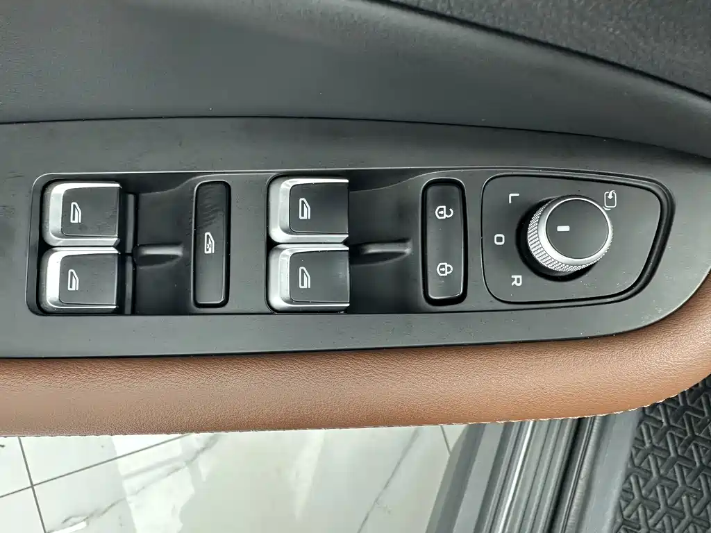 Geely Vision X6 — миниатюра 11