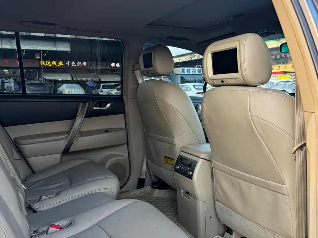 Toyota Highlander — миниатюра 14