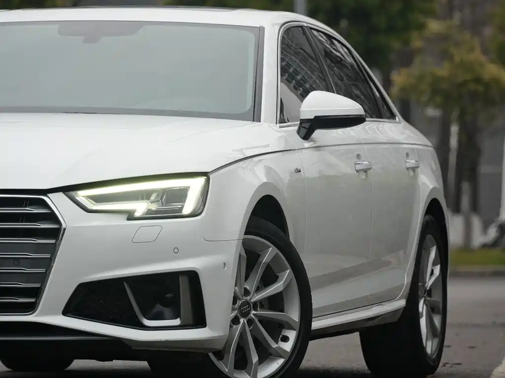 Audi A4L 2019 40 TFSI Fashion VI
