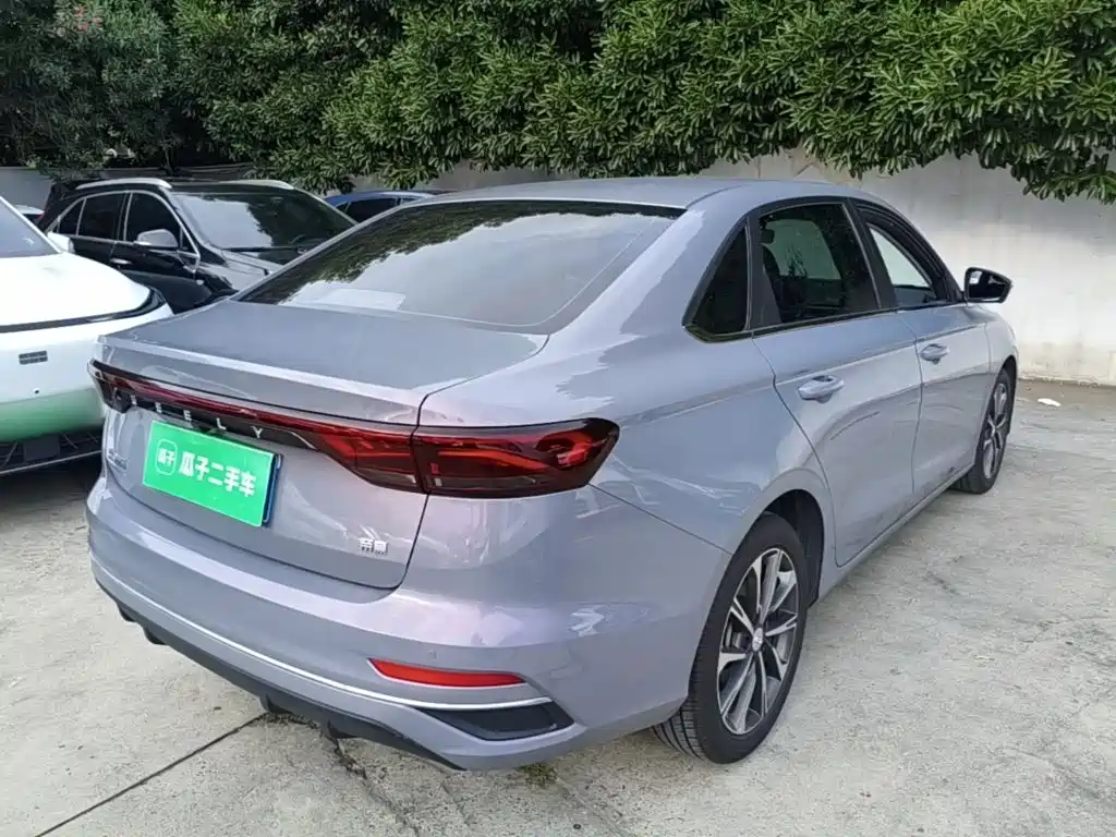 Geely Emgrand — миниатюра 7