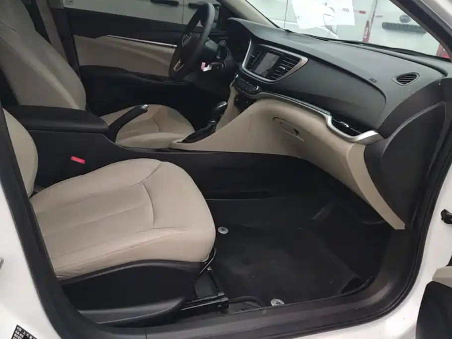 Buick Excelle — миниатюра 8