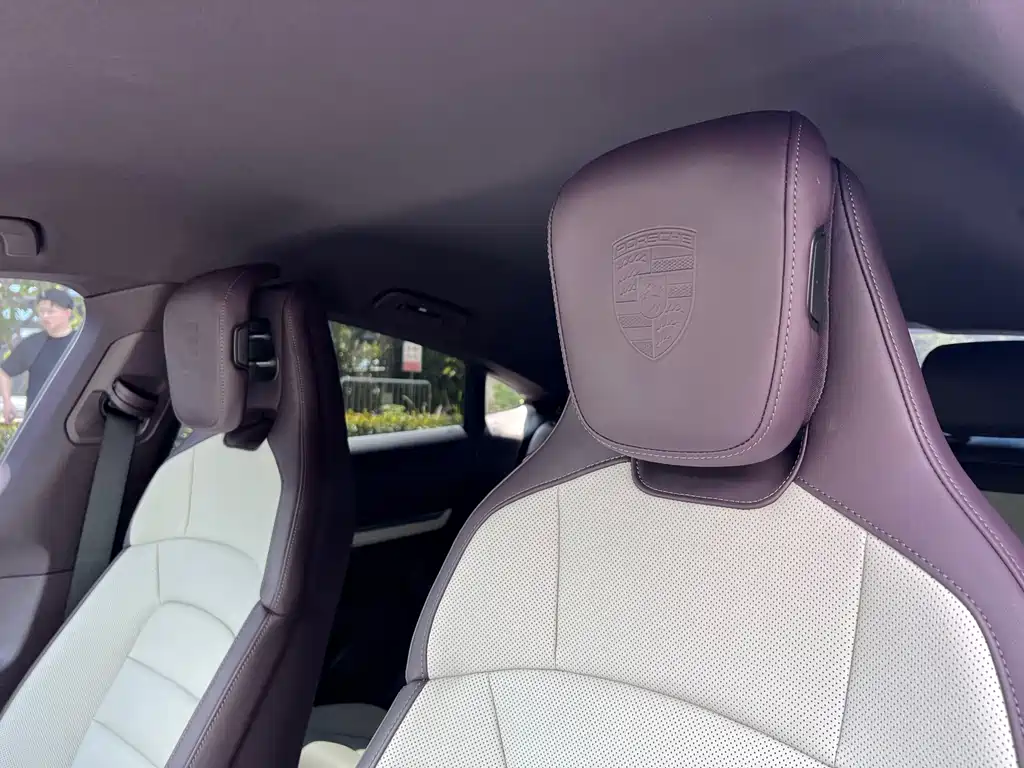 Porsche Taycan — миниатюра 10