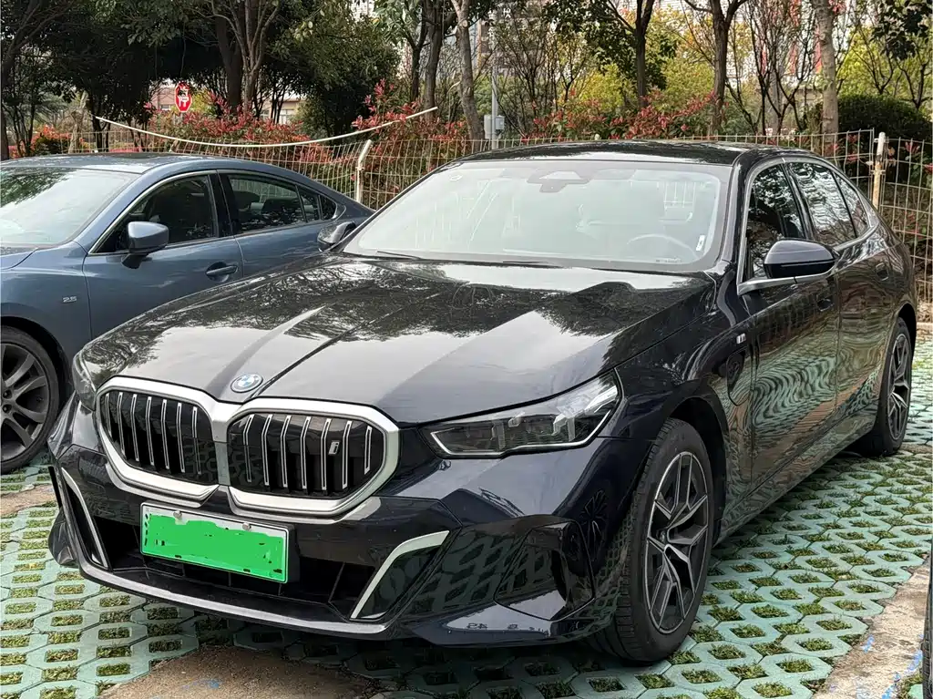 BMW i5 2025