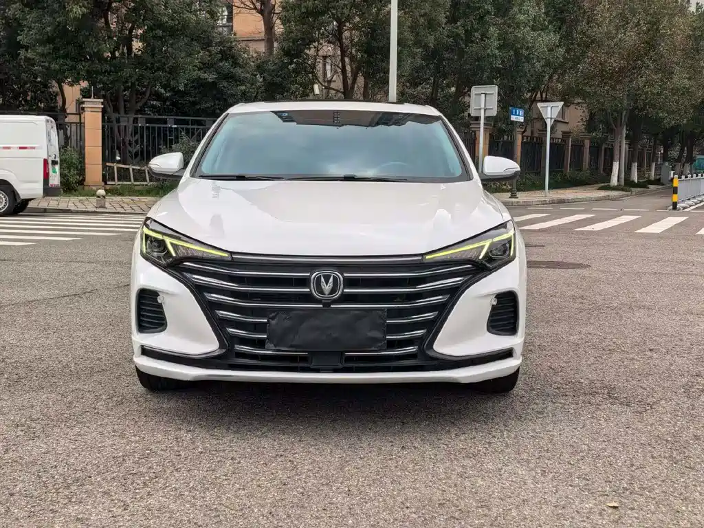 Changan Eado — миниатюра 2