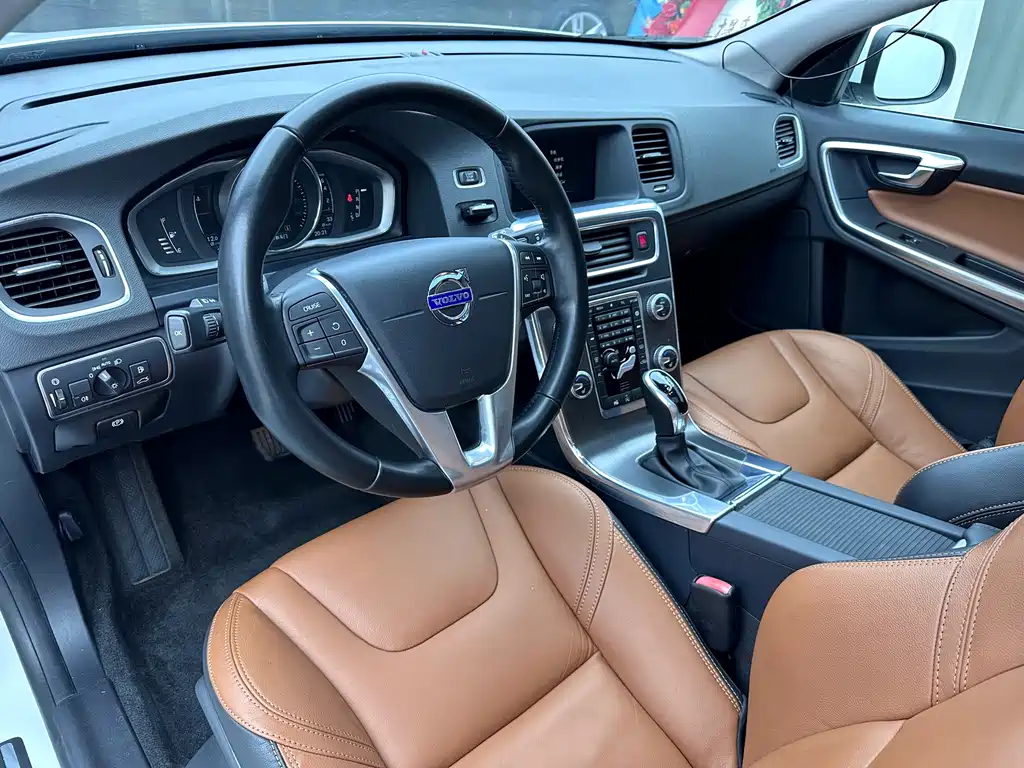 Volvo V60 — миниатюра 6