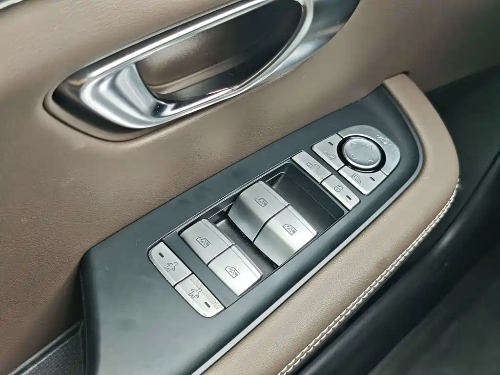 BYD Han — миниатюра 19