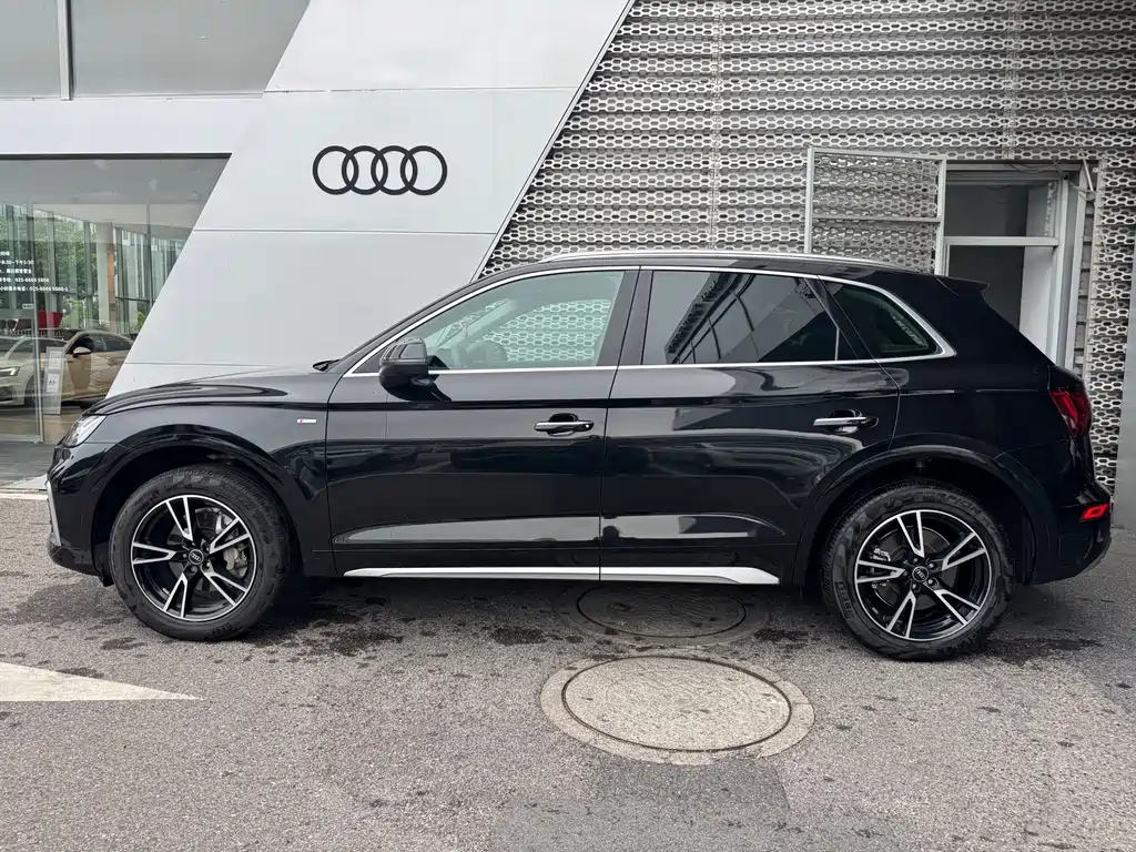 Audi Q5L — миниатюра 3