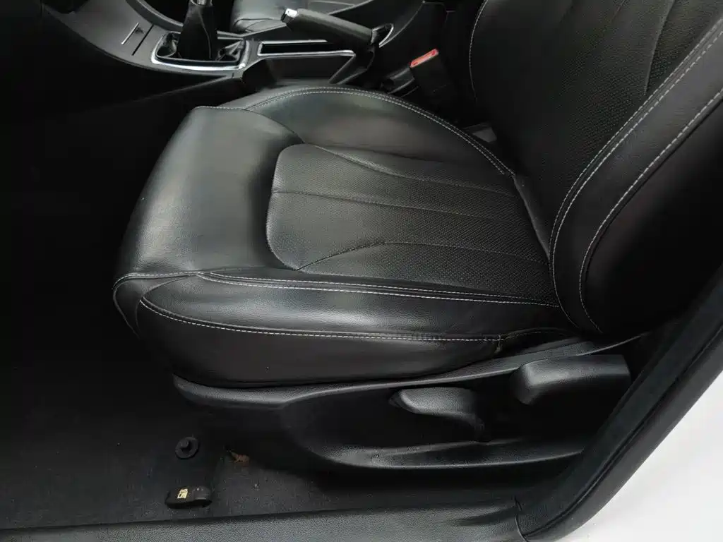 Geely Emgrand — миниатюра 20