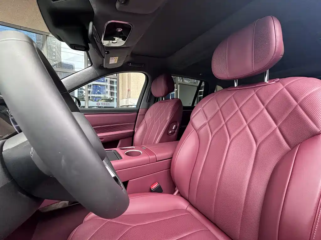 AITO ASK THE WORLD M8