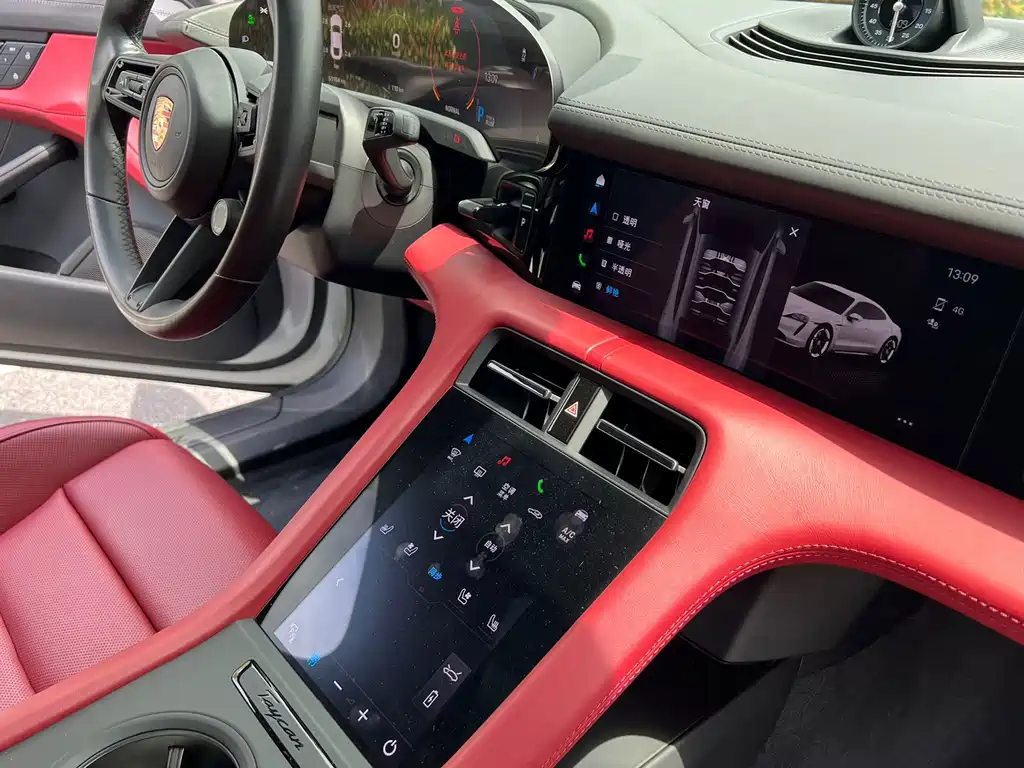 Porsche Taycan — миниатюра 9