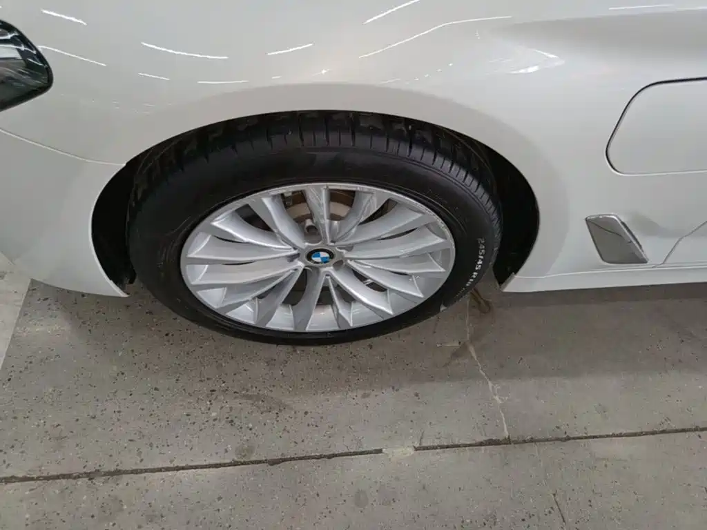 BMW 5 Series New Energy — миниатюра 23
