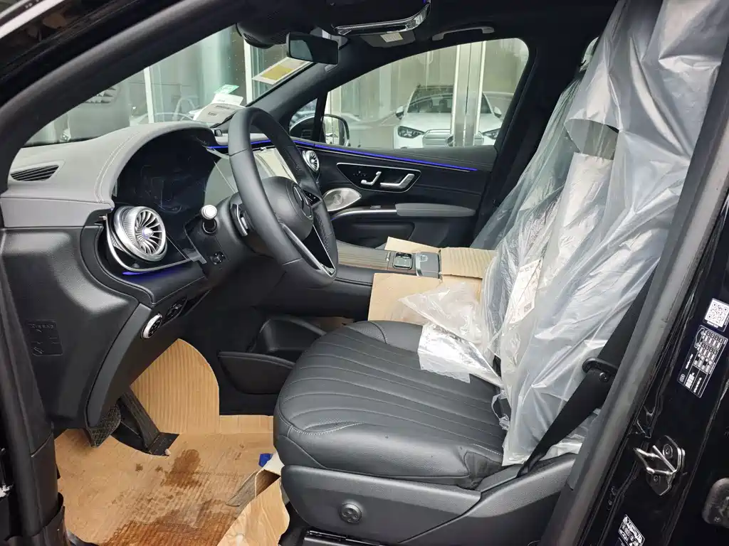 Mercedes-Benz EQS SUV — миниатюра 15