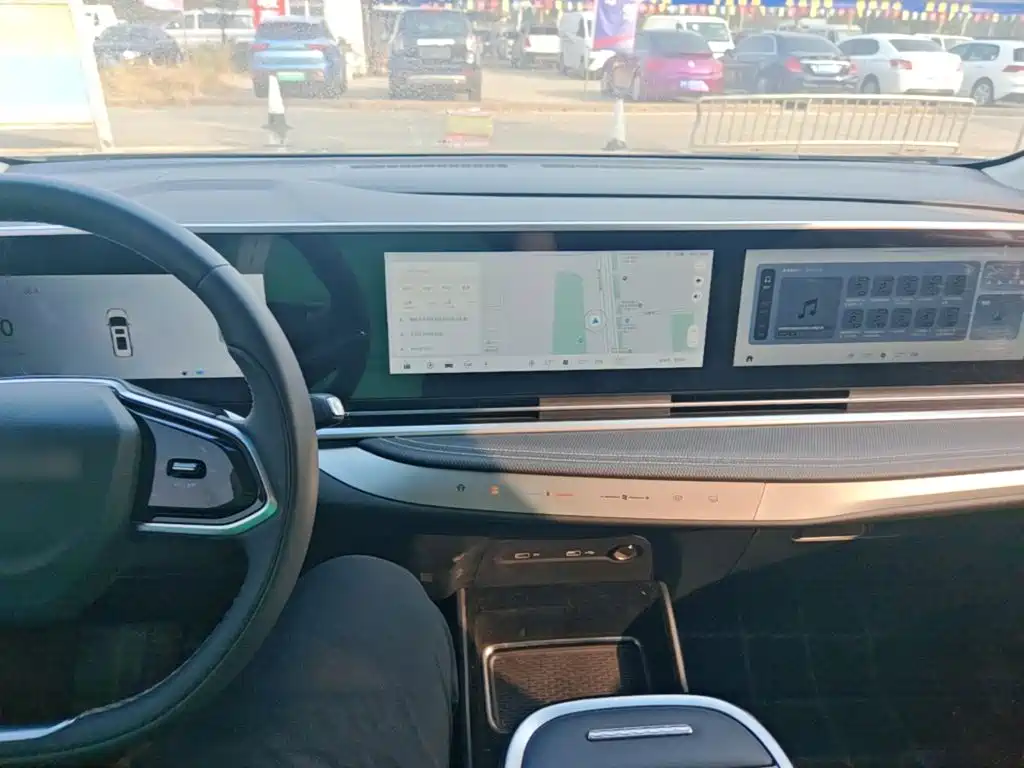 MAXUS G90 — миниатюра 10
