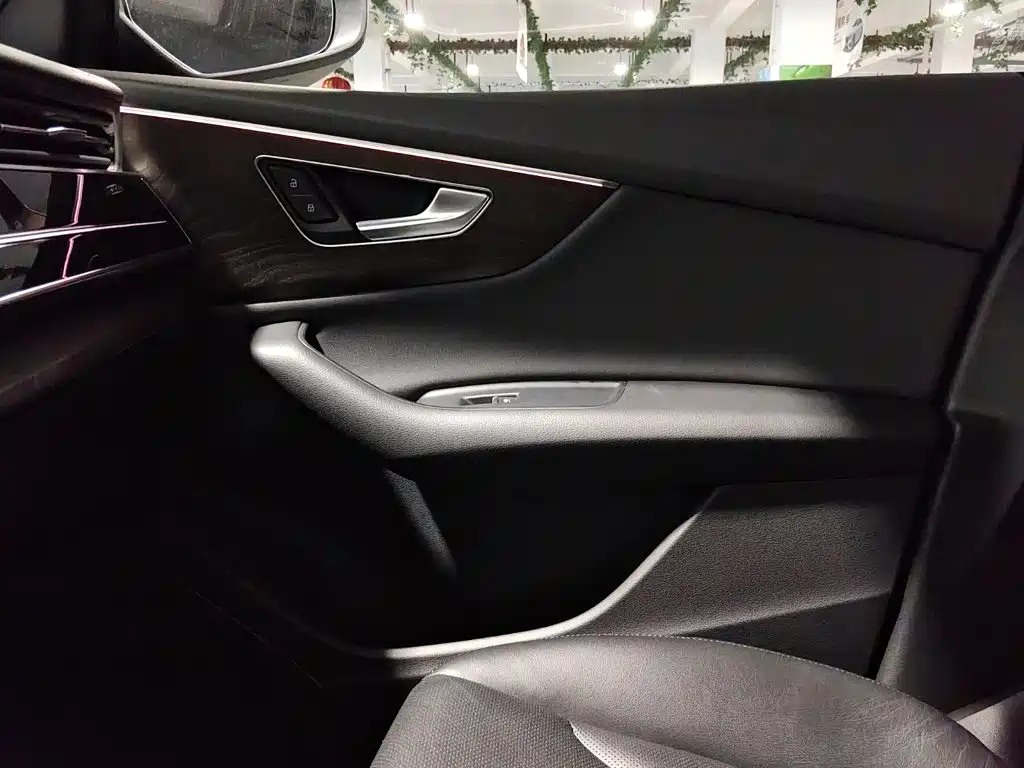 Audi Q8 — миниатюра 14